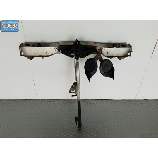 RIVESTIMENTO SUPERIORE ANTERIORE TOYOTA Corolla Verso 2004>2009 usato