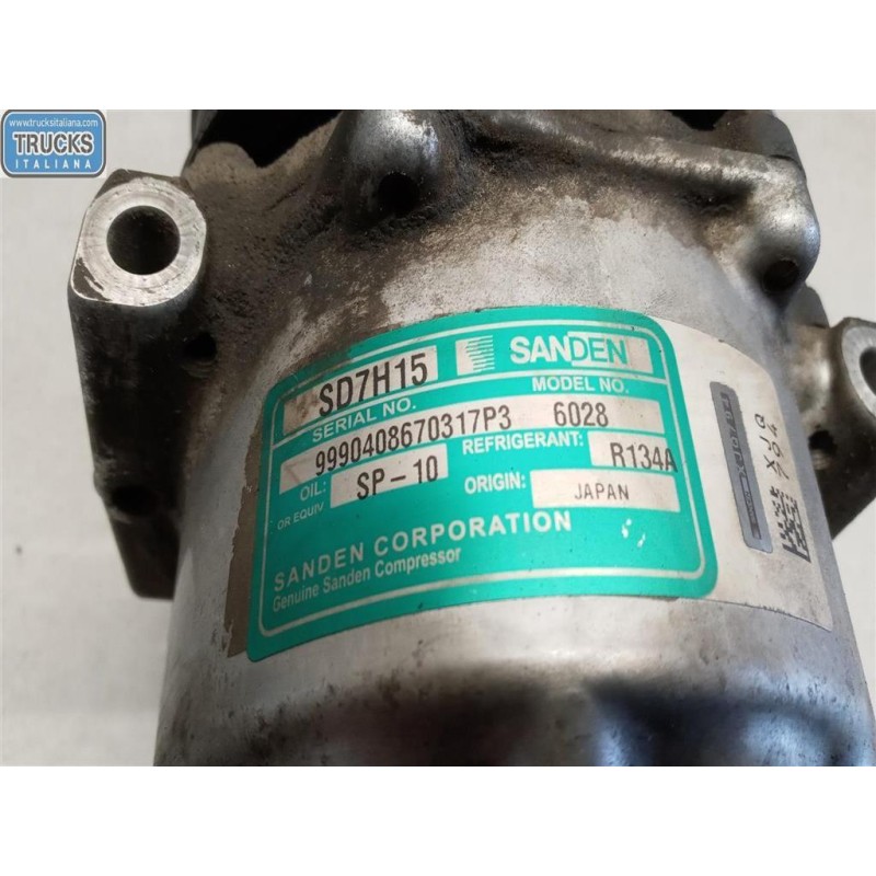 VOLVO truck COMPRESSORE ARIA CONDIZIONATA VOLVO truck FM 9 usato