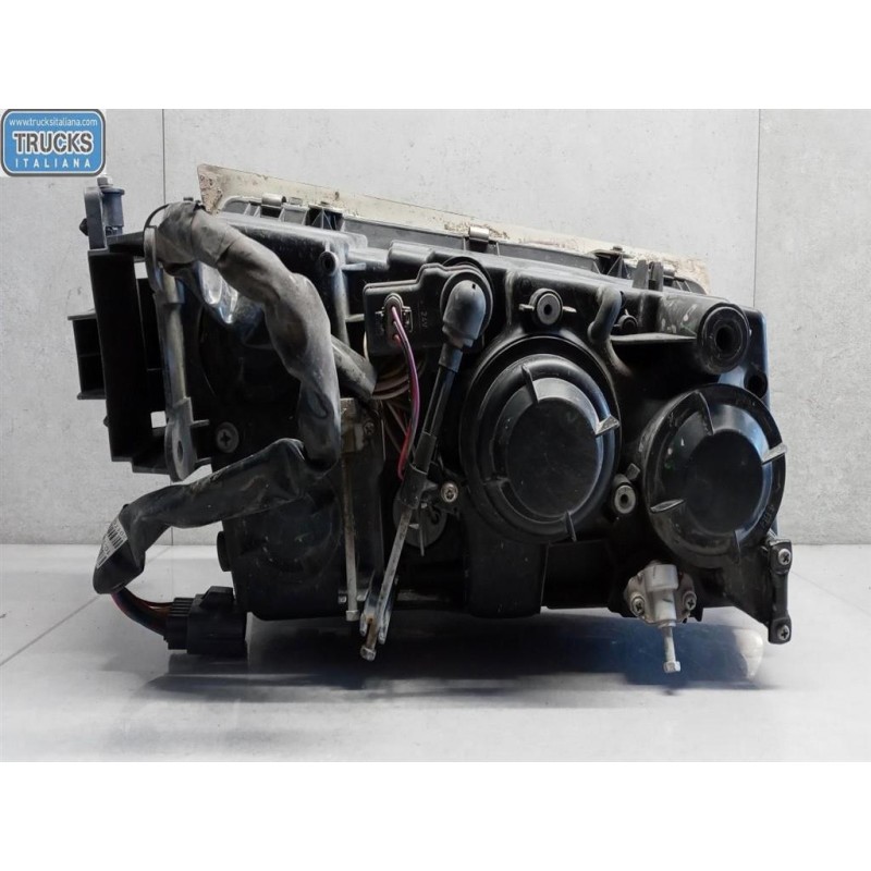 VOLVO truck RIGHT HEADLIGHT VOLVO truck FM 9 used