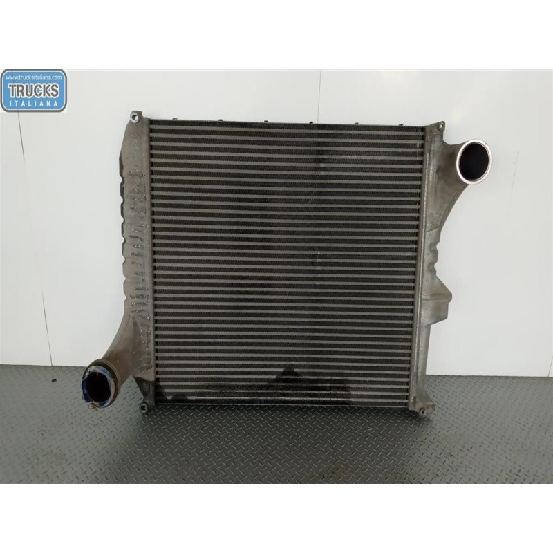 VOLVO truck RADIATORE INTERCOOLERS VOLVO truck FM 9 usato