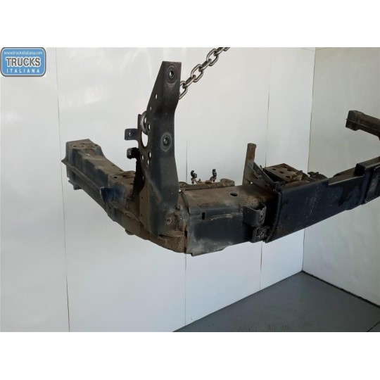 TRAVERSA ANTERIORE PARAURTO VOLVO truck FM 9 usato