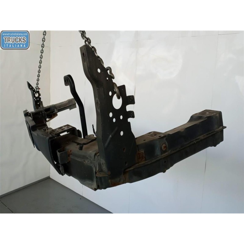 VOLVO truck TRAVERSA ANTERIORE PARAURTO VOLVO truck FM 9 usato
