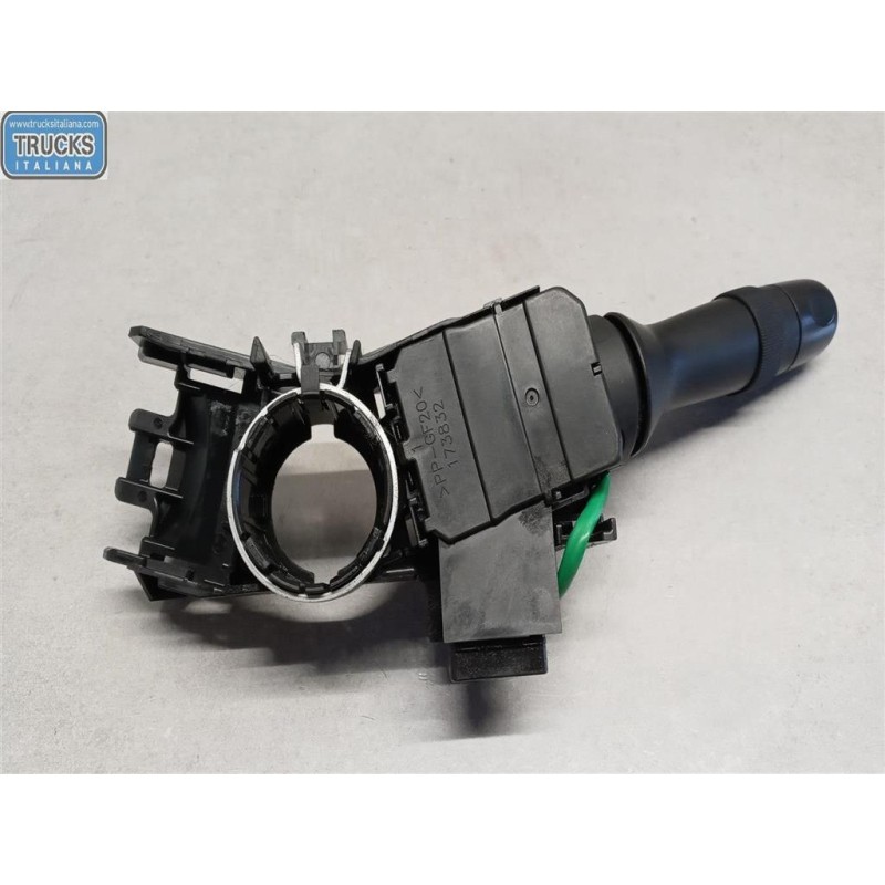 TOYOTA DEVIOLUCI TOYOTA Yaris 2011>2014 usato