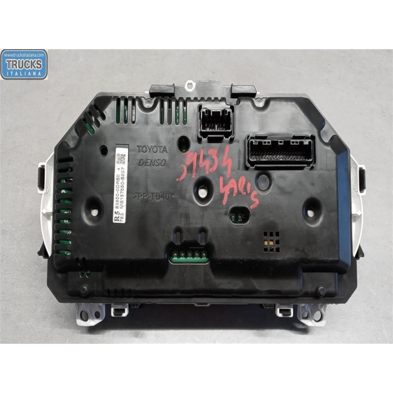 TOYOTA QUADRO STRUMENTI TOYOTA Yaris 2011>2014 usato