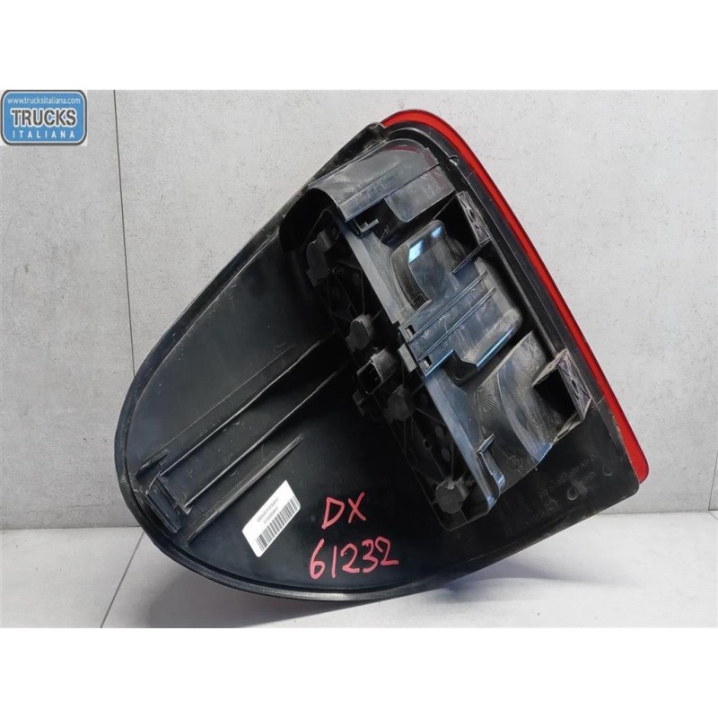 CHRYSLER FARO POSTERIORE ESTERNO DESTRO CHRYSLER Voy./G.Voyager 2004>2008 usato