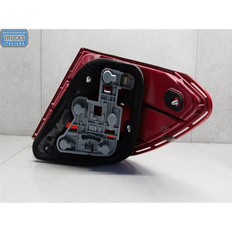 MERCEDES-BENZ FARO POSTERIORE ESTERNO SINISTRO MERCEDES-BENZ Classe C (W204) 2007>2011 usato