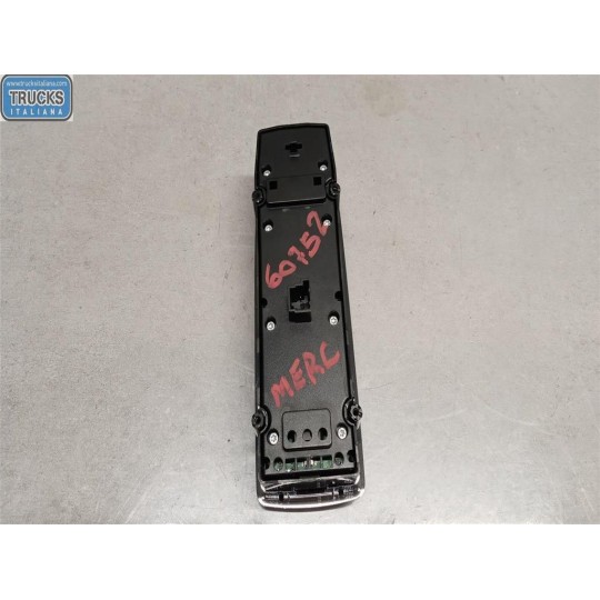 VARIOUS SWITCHES AND BUTTONS A
 MERCEDES-BENZ Classe C (W204) 2007>2011 used