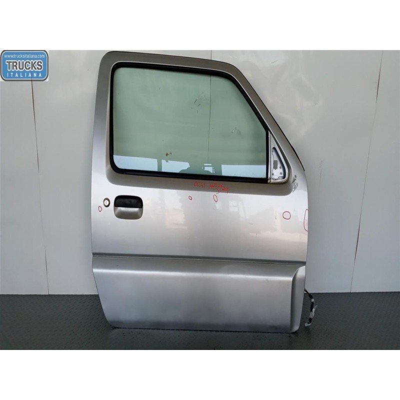 SUZUKI RIGHT FRONT DOOR  SUZUKI Jimny 2001>2005 used