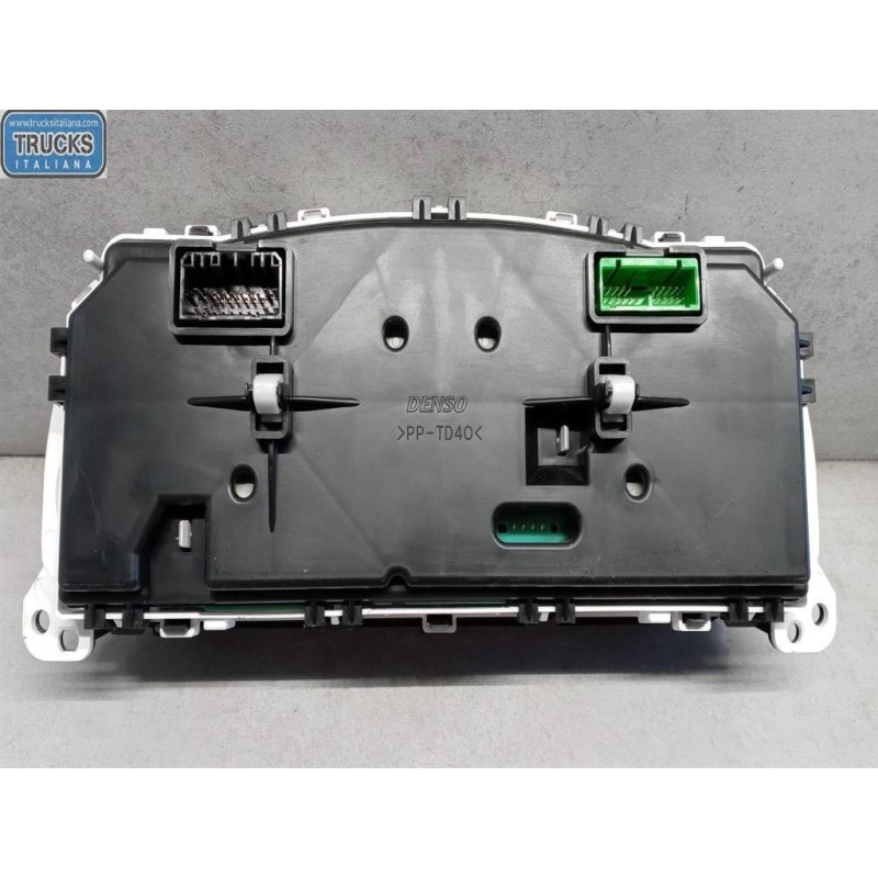 SUZUKI QUADRO STRUMENTI SUZUKI Jimny 2001>2005 usato