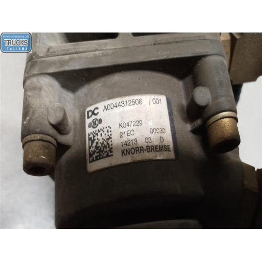 VARIE FRENI 1 MERCEDES-BENZ truck Atego euro 6 2014> usato