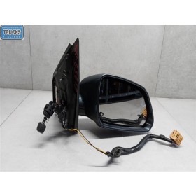 REARVIEW RIGHT  VOLKSWAGEN...