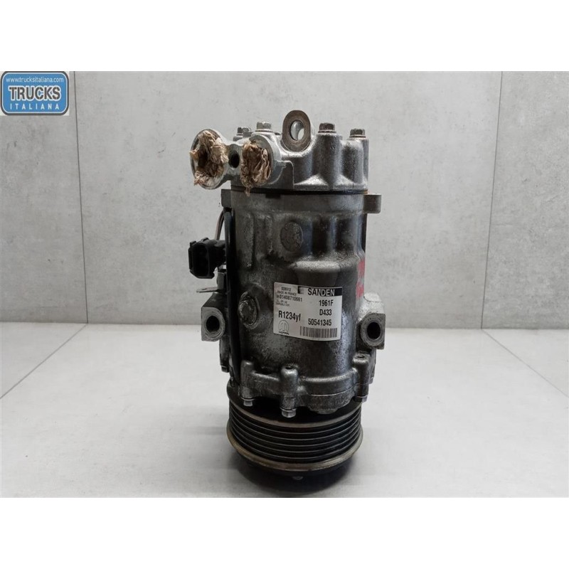 FIAT van AIR CONDITIONER COMPRESSOR FIAT van Fiorino 2016> used