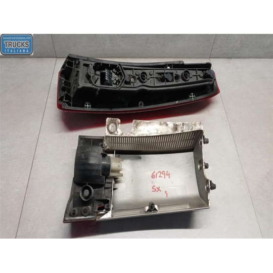 FARO POSTERIORE ESTERNO SINISTRO OPEL Meriva A 2003>2006 usato