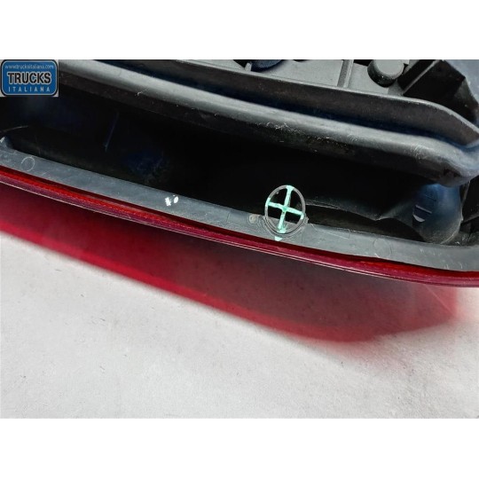 FARO POSTERIORE ESTERNO SINISTRO OPEL Meriva A 2003>2006 usato