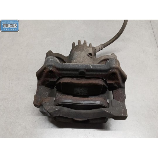 PINZA ANTERIORE DESTRA RENAULT van Trafic 2014>2019 usato
