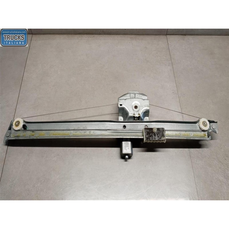 RENAULT van ALZA VETRI ANTERIORI DESTRO RENAULT van Trafic 2014>2019 usato