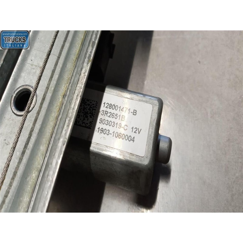 RENAULT van ALZA VETRI ANTERIORI DESTRO RENAULT van Trafic 2014>2019 usato