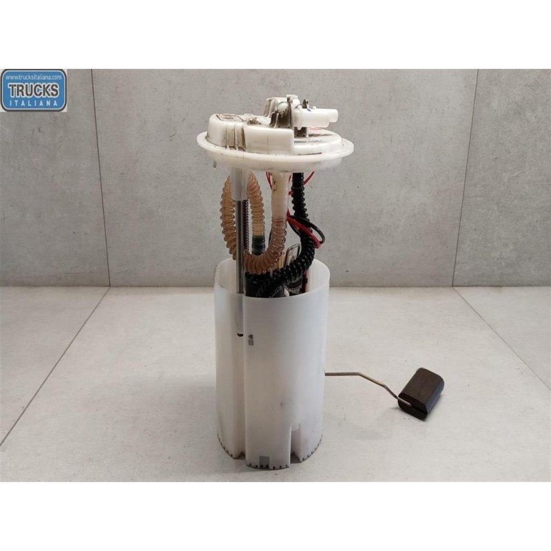 RENAULT van POMPA SERBATOIO RENAULT van Trafic 2014>2019 usato