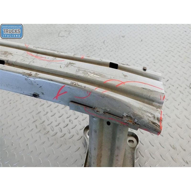 RENAULT van TRAVERSA ANTERIORE PARAURTO RENAULT van Trafic 2014>2019 usato