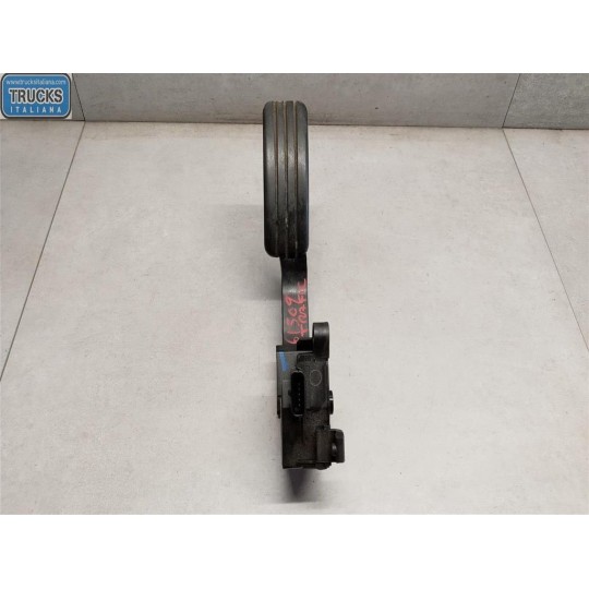 ELETRONIC THROTTLE PEDAL  RENAULT van Trafic 2014>2019 used