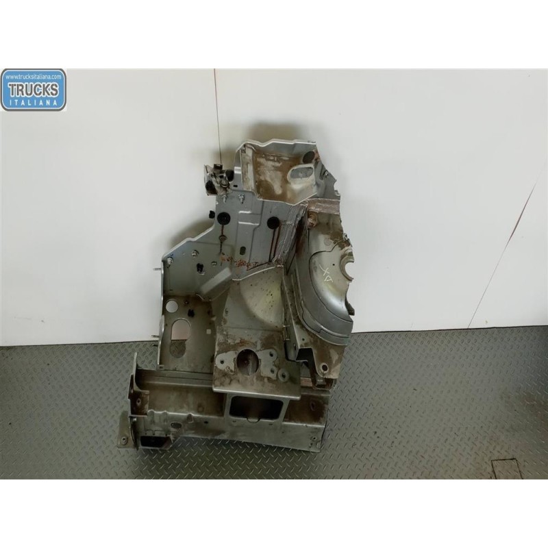 RENAULT van LONGHERONE ANTERIORE DESTRO RENAULT van Trafic 2014>2019 usato