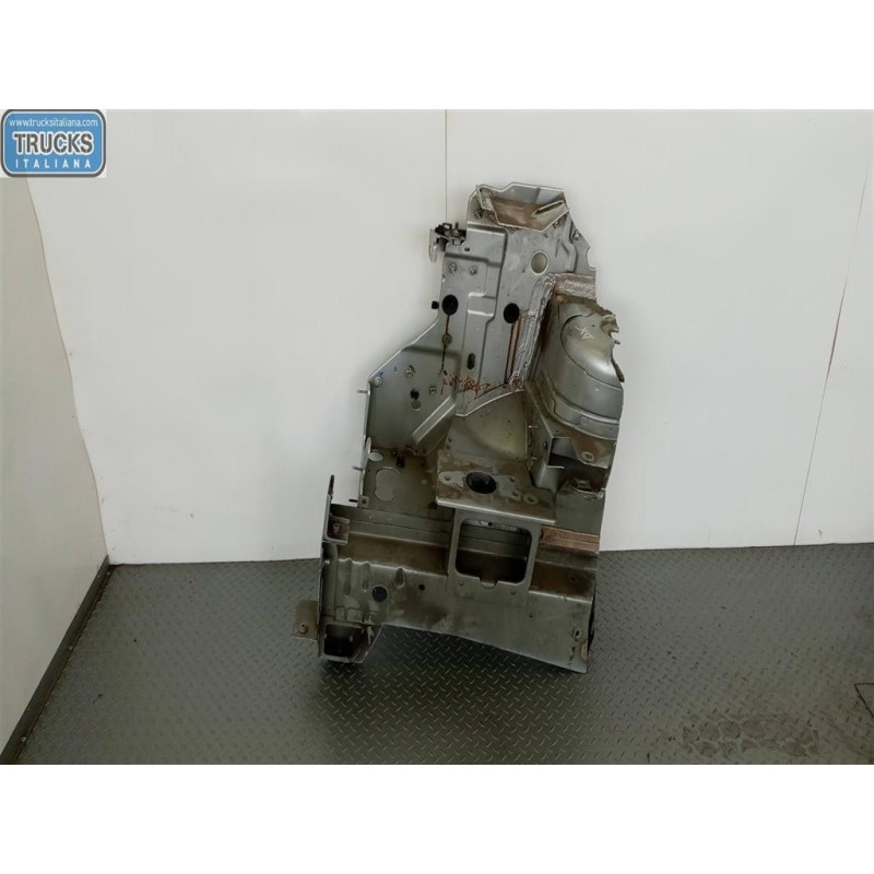 RENAULT van LONGHERONE ANTERIORE DESTRO RENAULT van Trafic 2014>2019 usato