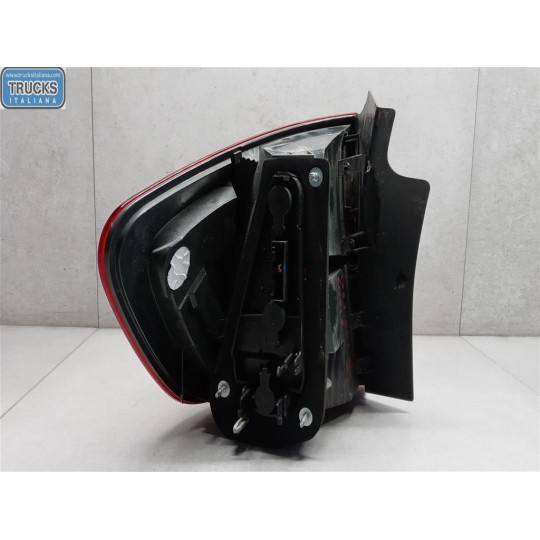 FARO POST ESTERNO LED DESTRO BMW Serie X1 (E84) 2009>2012 usato