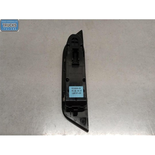 INTERRUTTORI E PULSANTI ALZAVETRI BMW Serie X1 (E84) 2009>2012 usato