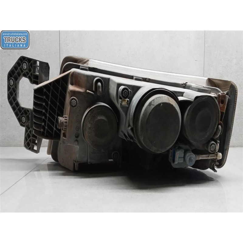 RENAULT truck FARO ANTERIORE DESTRO RENAULT truck Premium 2005>2013 usato