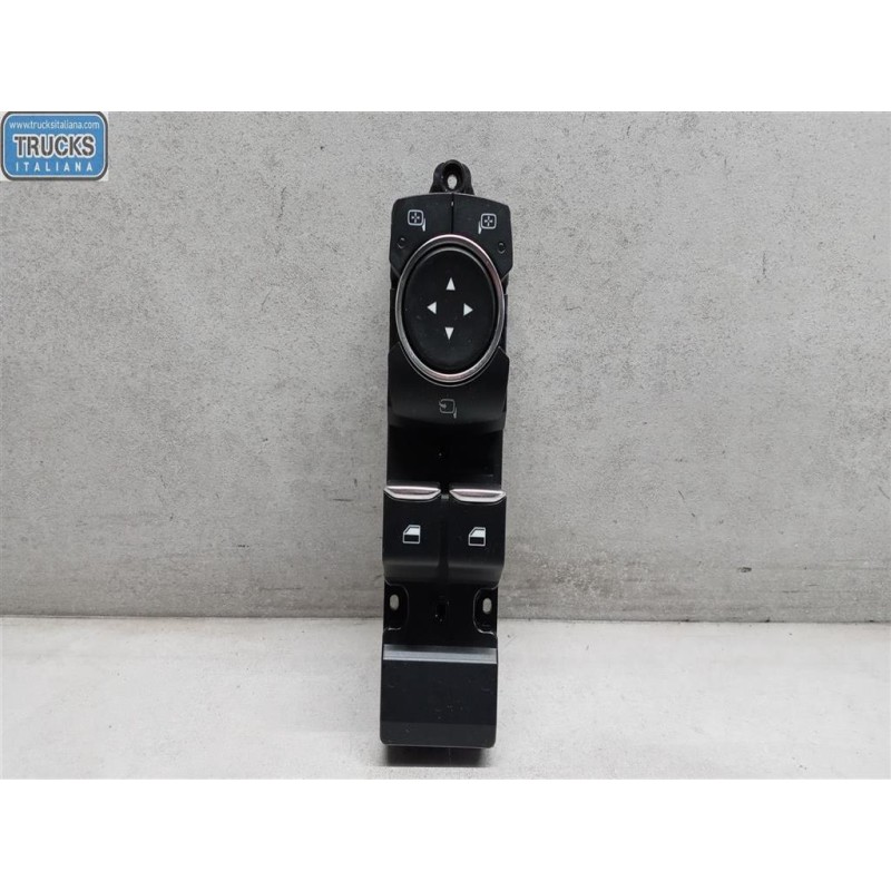 FORD INTERRUTTORI E PULSANTI ALZAVETRI FORD Fiesta 2017> usato