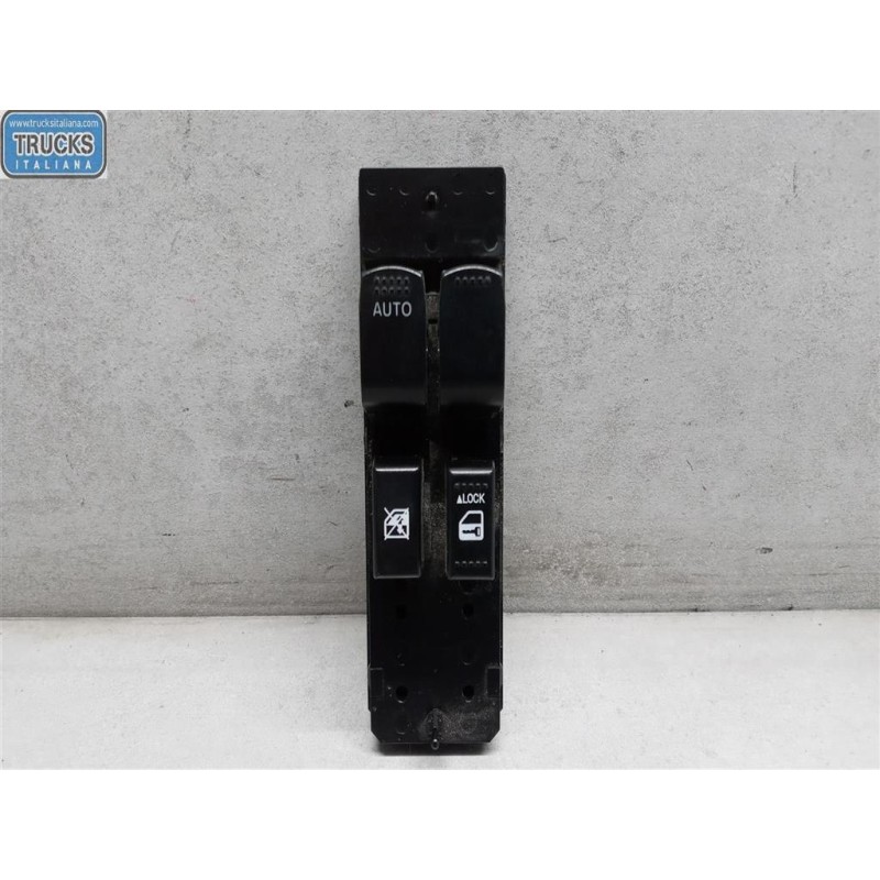 SUZUKI VARIOUS SWITCHES AND BUTTONS A
 SUZUKI Splash 2008> used