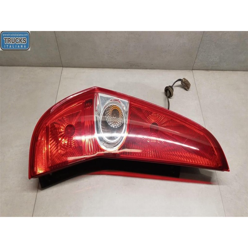 SUZUKI LEFT REAR LIGHT 
 SUZUKI Splash 2008> used