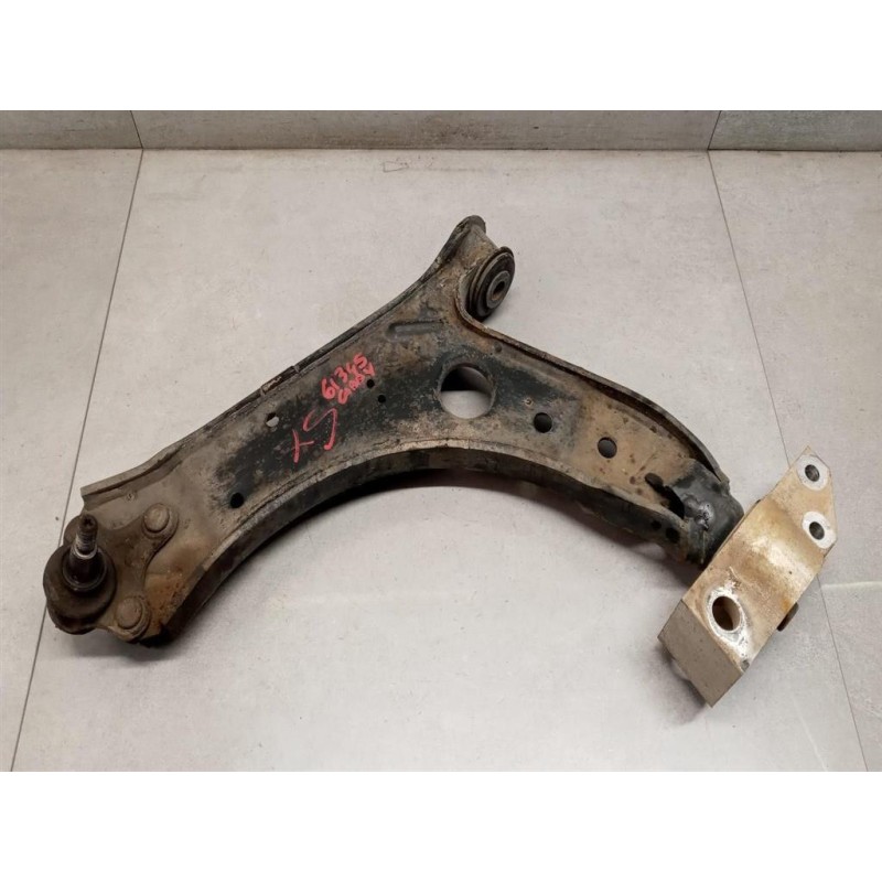 VOLKSWAGEN van CONTROL ARM FRONT LOWER LEFT  VOLKSWAGEN van Caddy 2004>2010 used