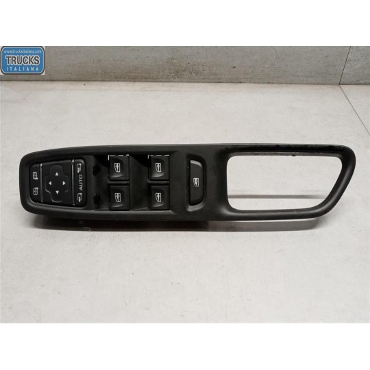 INTERRUTTORI E PULSANTI ALZAVETRI RENAULT Clio 2012>2016 usato
