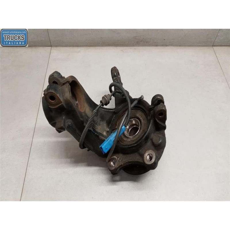 PEUGEOT MONTANTE COMPLETO DESTRO PEUGEOT 208 2015>2019 usato