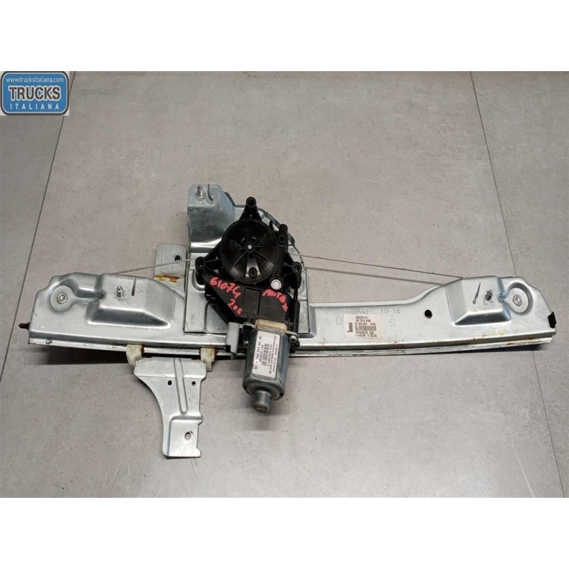PEUGEOT FRONT RIGHT POWERED WINDOWS  PEUGEOT 208 2015>2019 used