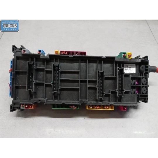SCATOLA FUSIBILI MERCEDES-BENZ van Vito-V (W447) 2014>2019 usato