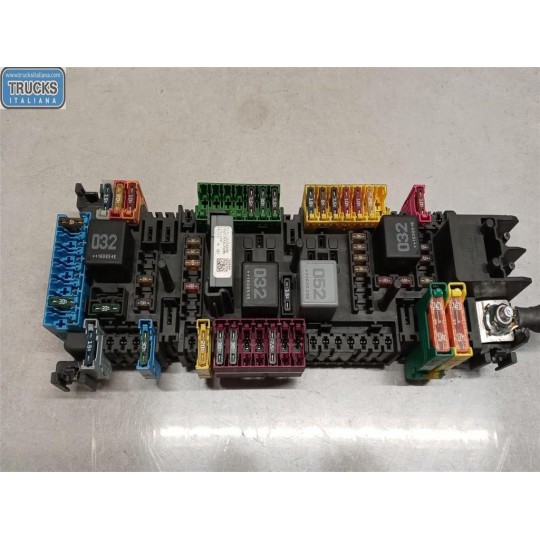 SCATOLA FUSIBILI MERCEDES-BENZ van Vito-V (W447) 2014>2019 usato