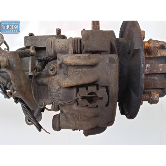 PINZA POSTERIORE SINISTRA NISSAN truck Cabstar 2006> usato