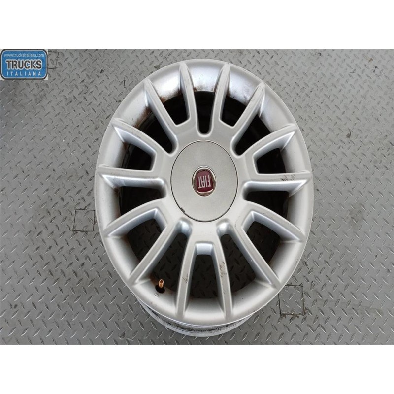 FIAT KIT 4 CERCHI IN LEGA FIAT Bravo 2007>2014 usato