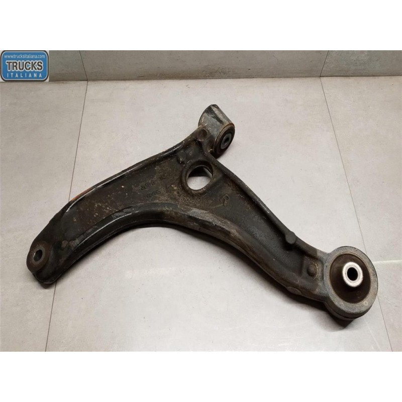 RENAULT van CONTROL ARM FRONT LOWER RIGHT  RENAULT van Master 2019> used
