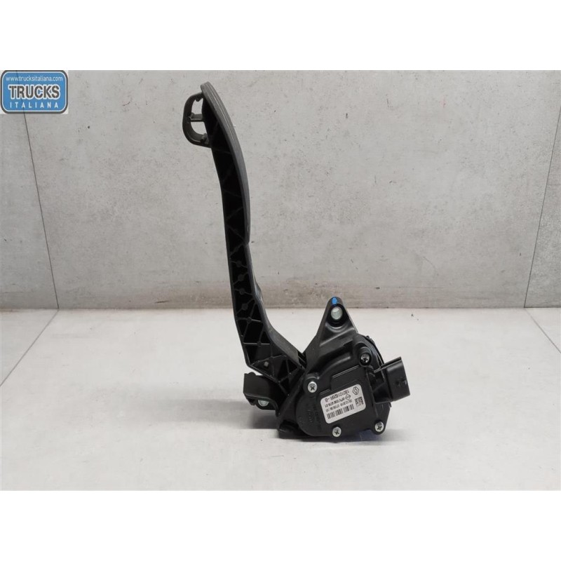 RENAULT van ELETRONIC THROTTLE PEDAL  RENAULT van Master 2019> used
