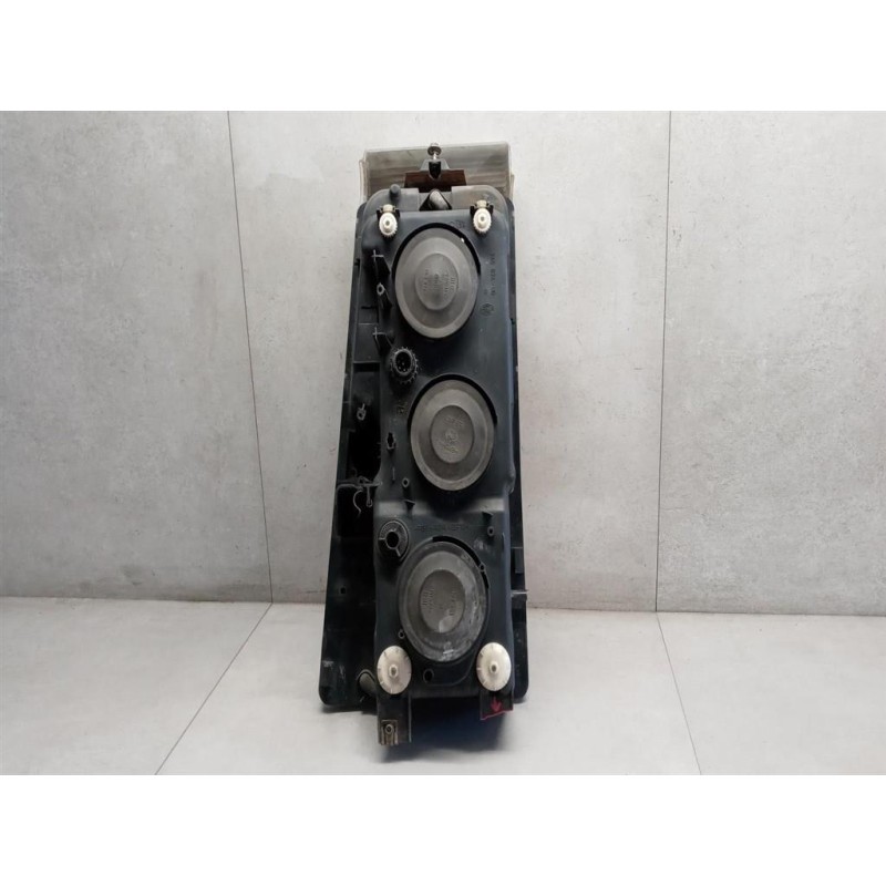 RENAULT truck FARO ANTERIORE DESTRO RENAULT truck Magnum 2001>2010 usato