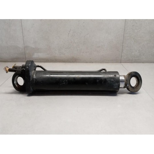 PISTONE ALZA CABINA RENAULT truck Magnum 2001>2010 usato