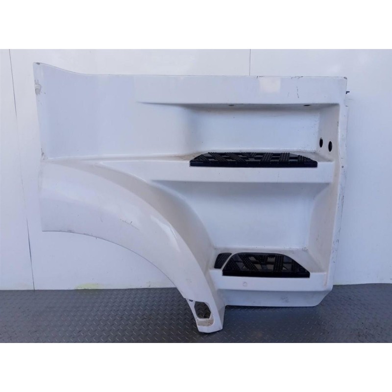 MERCEDES-BENZ truck RIGHT FRONT MUDGUARD  MERCEDES-BENZ truck Actros euro 6 2014>2021 used