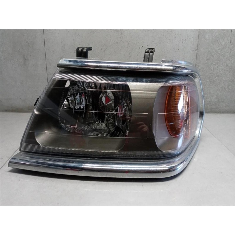 MITSUBISHI FRONT LEFT FLASHLIGHT  MITSUBISHI Pajero Sport 1999> used