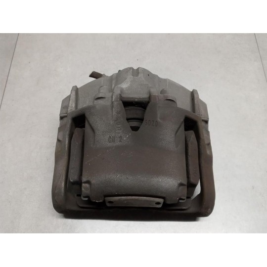 PINZA ANTERIORE DESTRA VOLVO S60 2013>2018 usato