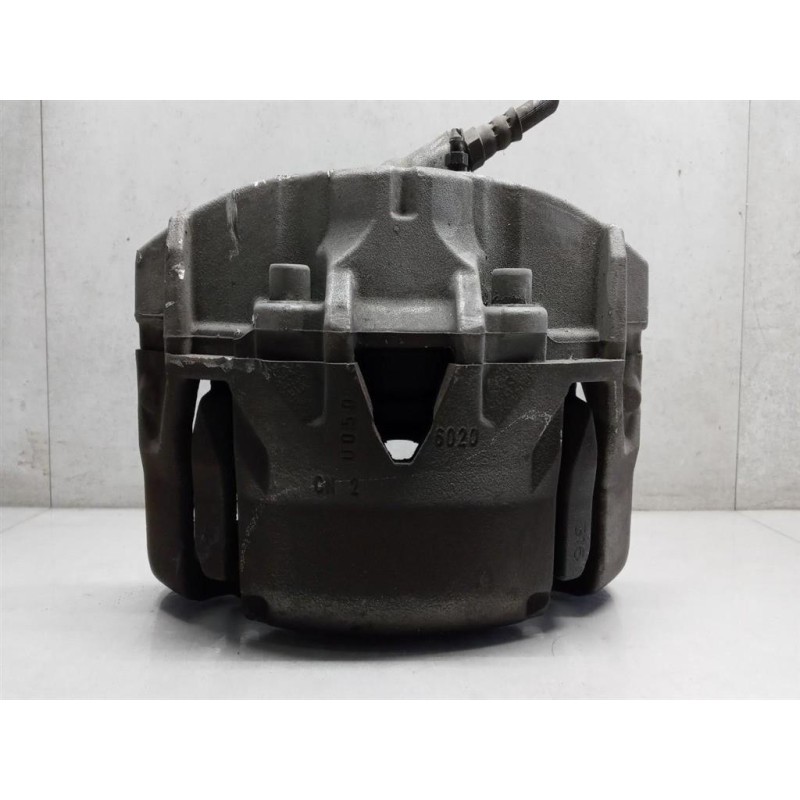 VOLVO LEFT FRONT CALIPER BRAKE VOLVO S60 2013>2018 used