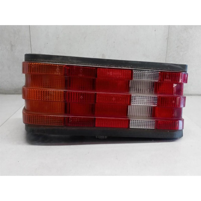 MERCEDES-BENZ FARO POSTERIORE ESTERNO SINISTRO MERCEDES-BENZ 190 1988>1993 usato