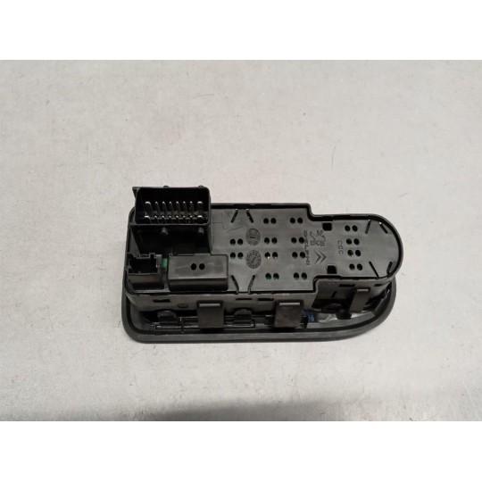 INTERRUTTORI E PULSANTI ALZAVETRI CITROEN C3 2009>2013 usato